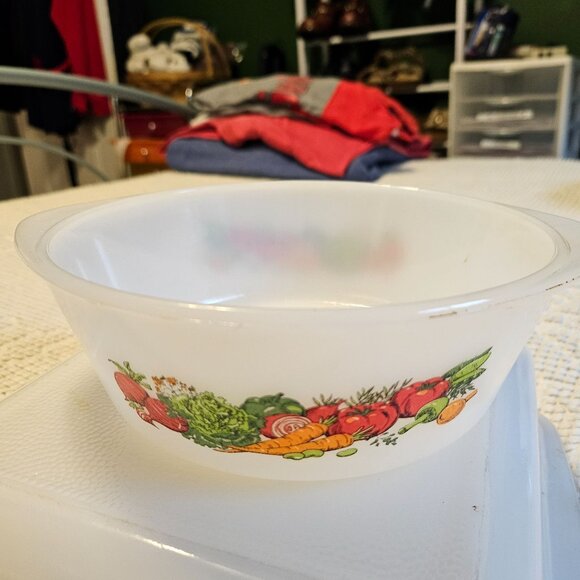 Lot of 2 VTG Glasbake 8" Square Casserole Dish Vegetables & 1 Qt Round Casserole - Picture 2 of 13